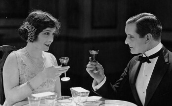 Ресторанам запретили включать в счет