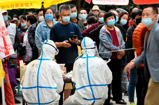 В Китае почти 18 тысяч человек сдали тест на COVID-19 из-за одного заболевшего