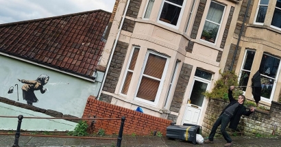 Благодаря Чихающей бабушк" Бэнкси стоимость дома выросла более чем в 10 раз 