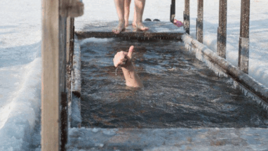 Госдума не планирует запрещать крещенские купания из-за коронавируса