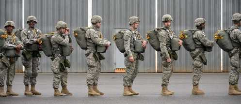 Байден вернул трансгендерным людям право служить в армии