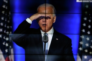 Байден отменит ограничения на аборты, введенные Трампом