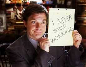 Почти 70% россиян считают себя трудоголиками 