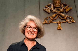 Папа римский впервые назначил женщину в синод епископов