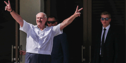 Лукашенко предложил "не париться" по поводу западных санкций