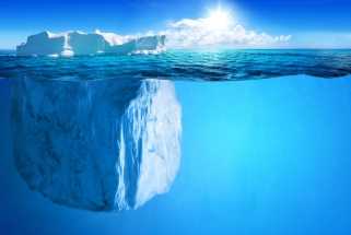 Айсберг величиной с Петербург откололся от Антарктиды