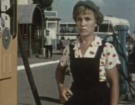 Российская автомойка в честь 8 марта предложила скидку за мини-юбку