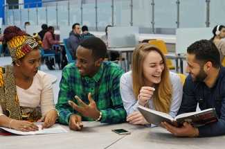 Россия разрешила въезд иностранным студентаv