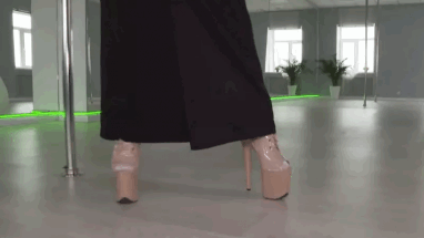 В Казани мусульманкам предложили уроки танцев на пилоне