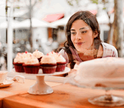 Россиянам предрекли рост цен на конфеты и вафли