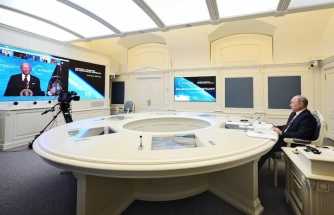 Андрей Колесников о том, как на климатическом саммите Владимира Путина окружили Эмманюэлем Макроном 