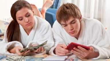 Четверть россиян предпочитают в путешествиях раздельный бюджет с супругом