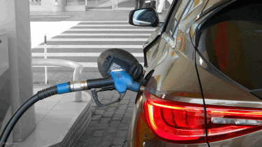 Росстандарт объяснил, как отличить качественное топливо на АЗС