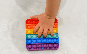 В честь Дня защиты детей россияне чаще всего покупали антистрессовые игрушки