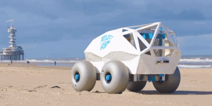 В Голландии создали робота, убирающего окурки с пляжей