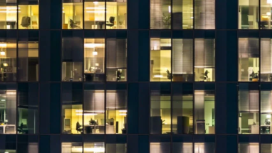 Москвичи стали чаще задерживаться в офисе