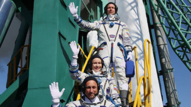 Россия первой отправила в космос киноэкипаж