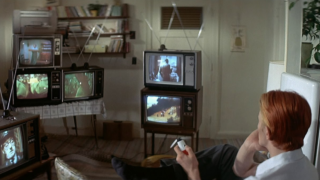 Россияне раскупили телевизоры на фоне сбоя в Facebook