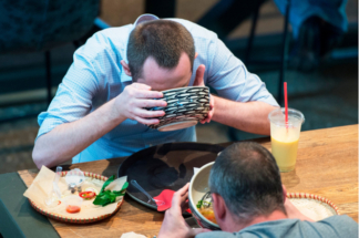 Москвичи начали массово бронировать столики в ресторанах перед нерабочими днями