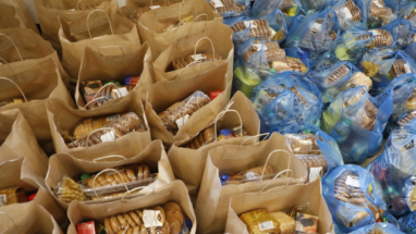 Оренбуржцы могут обменять алкоголь на продуктовые наборы