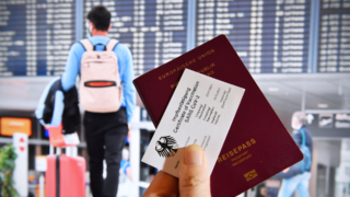 Привитые «Спутником V» смогут получить ковидный паспорт Евросоюза