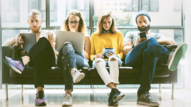 Опрос: российская молодежь гордится литературой, вкладом СССР в освоение космоса и победой в Великой Отечественной войне