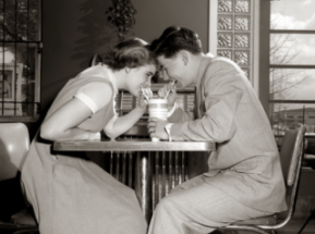 Аналитики рассказали, сколько влюбленные россияне потратят на празднование Дня святого Валентина