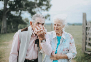 Самой зрелой новобрачной в прошлом году стала 91-летняя москвичка