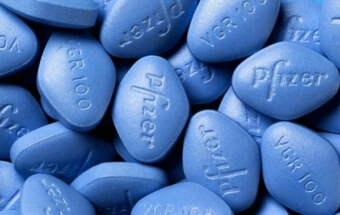 Pfizer продолжит поставлять лекарства в Россию