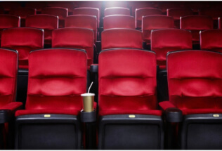  К лету может закрыться половина российских кинотеатров