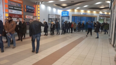 В феврале россияне забрали из банков 1,2 трлн рублей