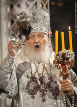 Мы все христосоваться рады. Андрей Колесников отток, как к главном храме страны встретили и встретились