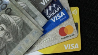 Банк Кыргызстана поможет россиянам получить карты Visa Gold в Москве