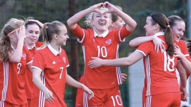 Женская сборная по футболу примет участие в Евро-2022