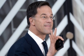 Премьер Нидерландов многие годы удалял свои сообщения из рабочих переписок