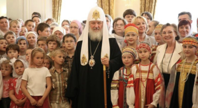 Патриарх Кирилл предложил религию как альтернативу интернету