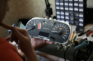 Более чем у половины продающихся в Москве подержанных авто скручен пробег