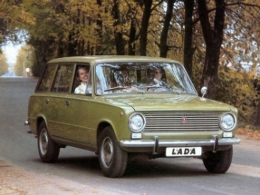 Россияне перестали покупать премиальные автомобили