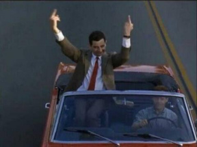 Россиян штрафуют за демонстрацию среднего пальца