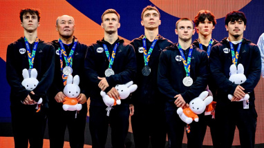 Российские гимнасты стали серебряными призерами чемпионата мира в командном многоборье